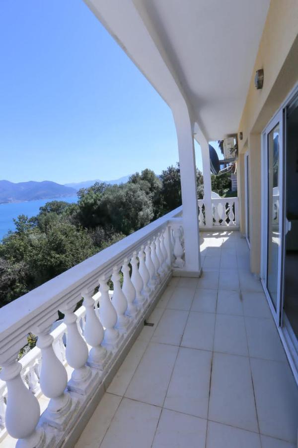 Mountain Bay Views Apartments Njivice Exterior foto