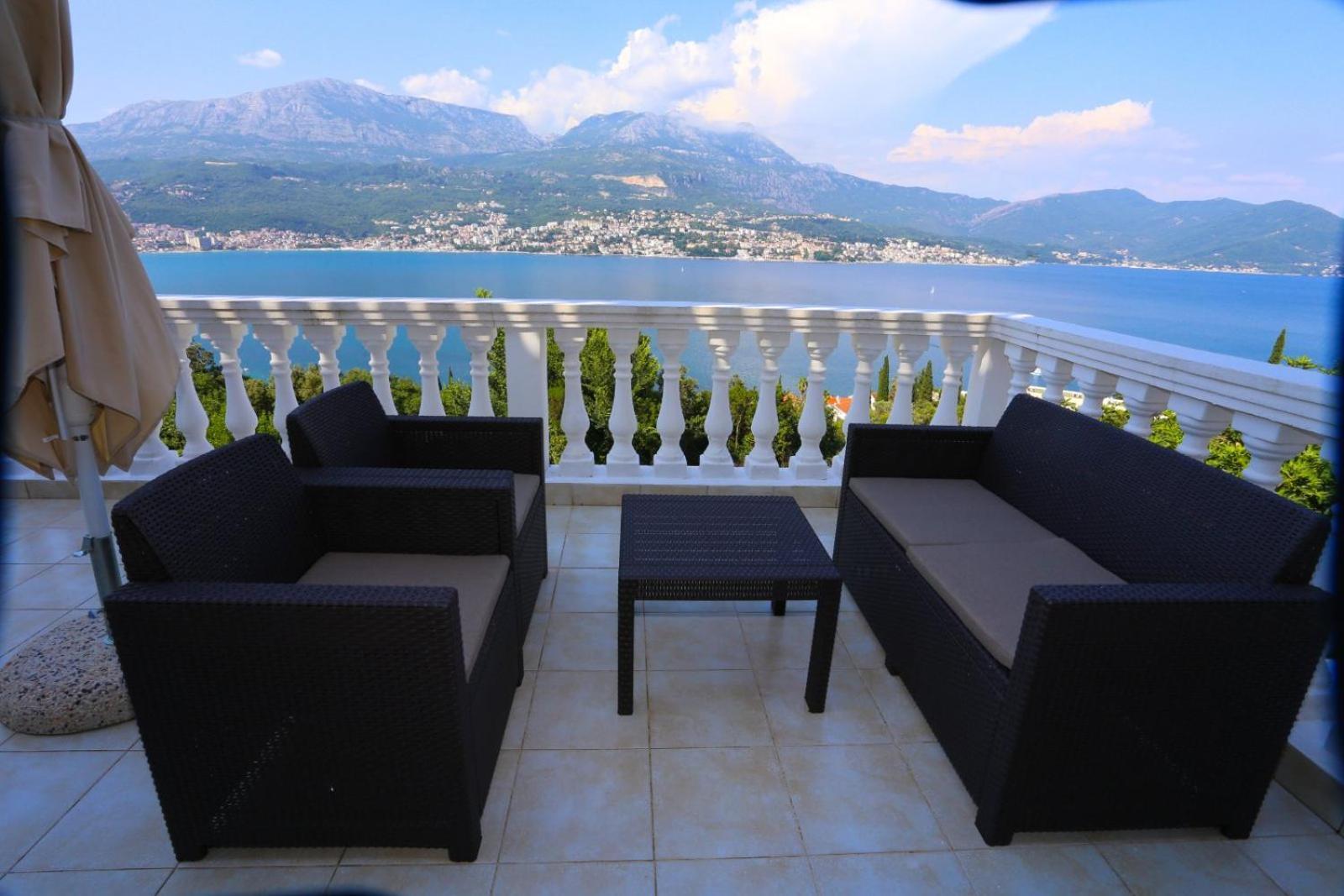 Mountain Bay Views Apartments Njivice Exterior foto