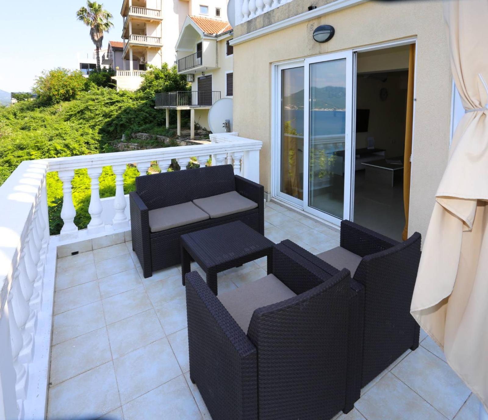 Mountain Bay Views Apartments Njivice Exterior foto